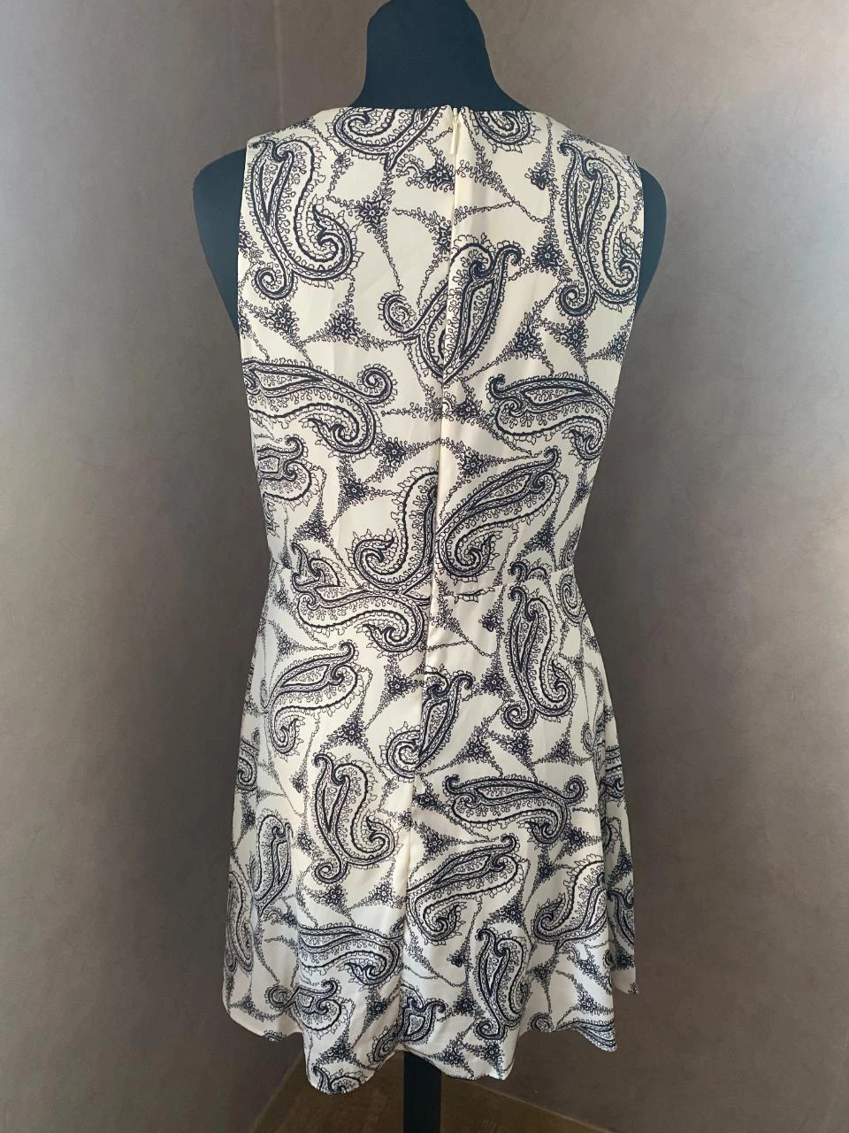 Mango Dress Size 36 Ecru Black Cashmere Print – Fluid Cut, Lined, Elegant – photo 5